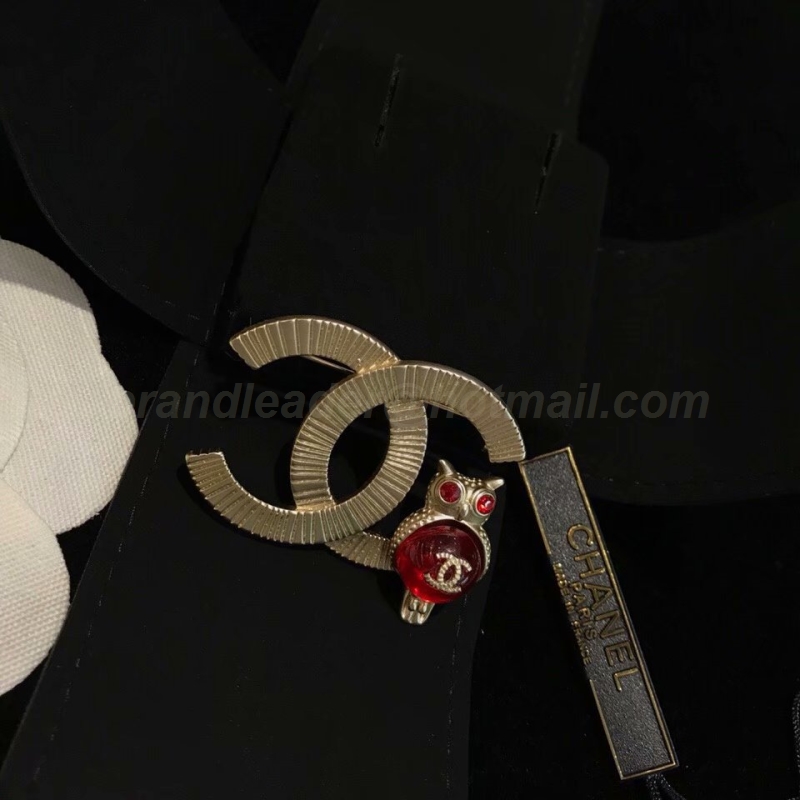 Chanel Brooch 145